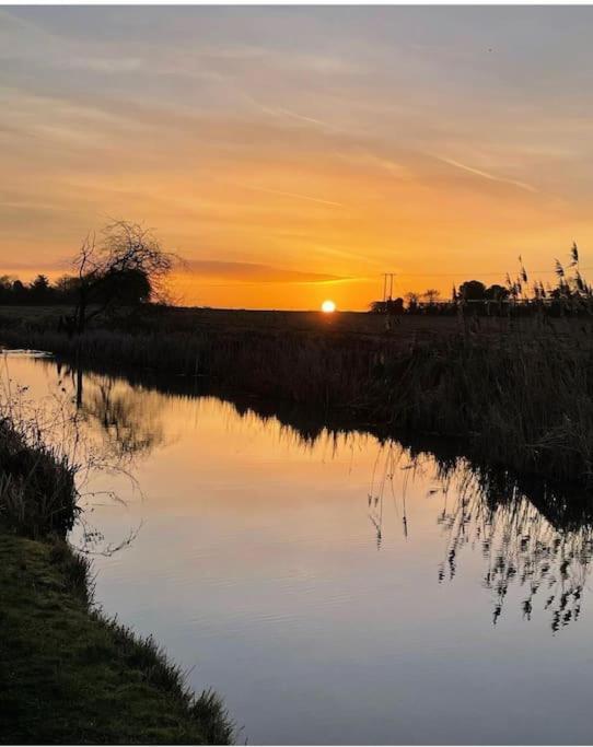 Hidden Gem Canal Facing Retreat With Lovely Walks Hopwas Экстерьер фото