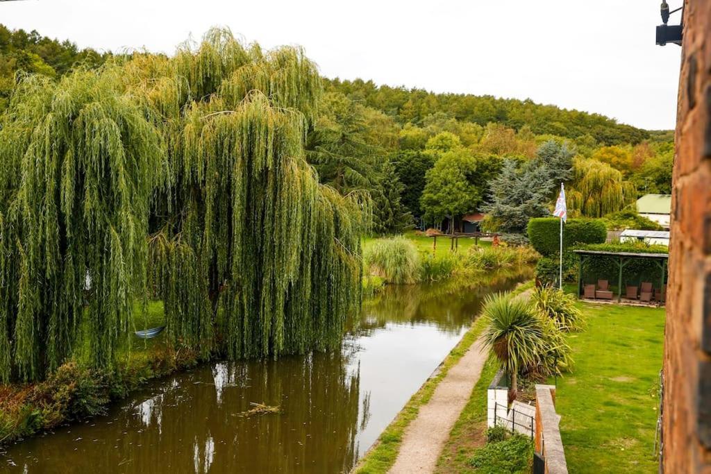 Hidden Gem Canal Facing Retreat With Lovely Walks Hopwas Экстерьер фото