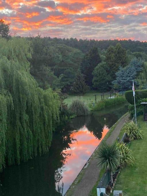 Hidden Gem Canal Facing Retreat With Lovely Walks Hopwas Экстерьер фото